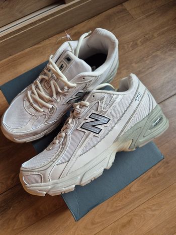 New balance 740