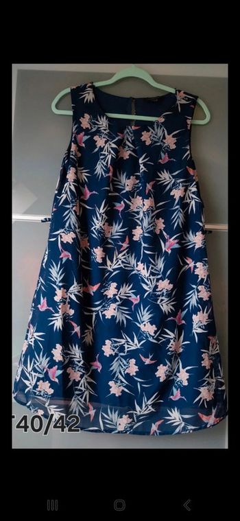 Très jolie robe à fleur