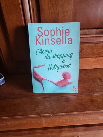 Livre l'accro su shopping à hollywood Sophie kinsella