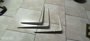 3 équerres blanches en fer