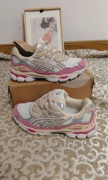 Asics gel nyc rose taille 40