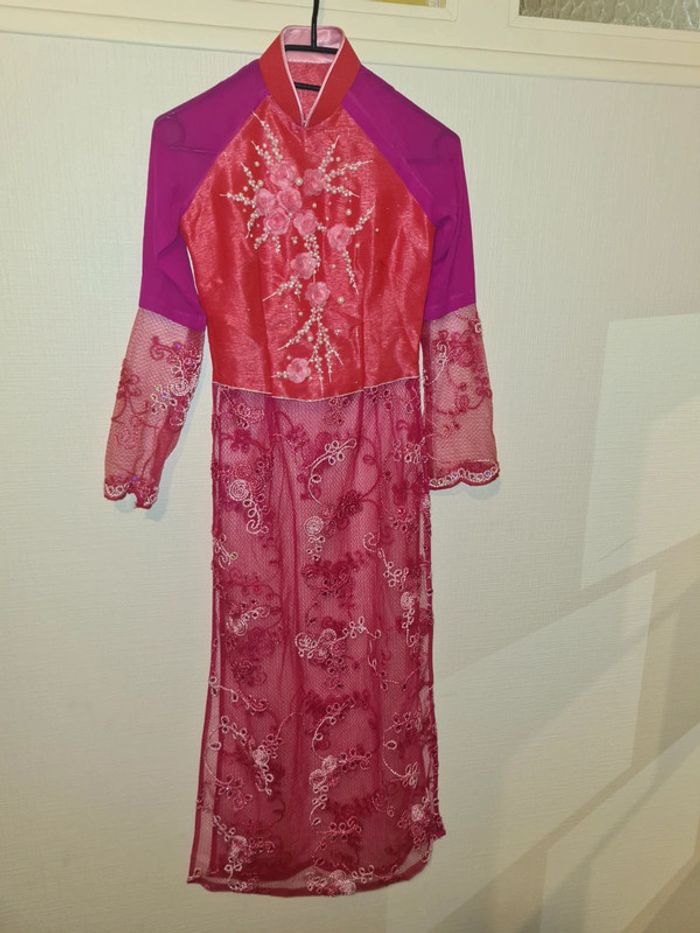 Robe vietnamienne- robe de mariée - robe de soirée - brodée à la main - photo numéro 2