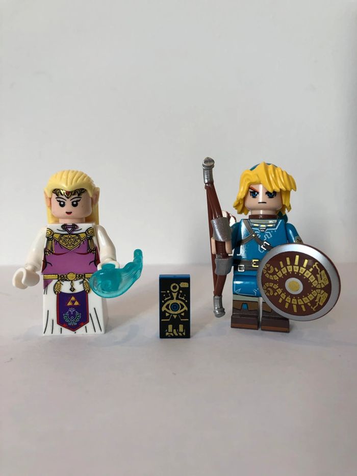 Figurine type lego Link et la princesse Zelda. The légend of Zelda