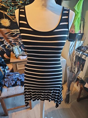 Robe asymétrique rayée