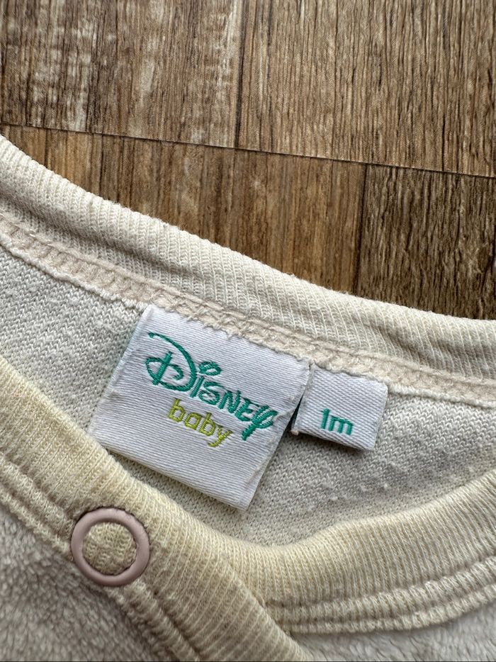 - Pyjama Disney - 1 mois - bon état, petite tache - photo numéro 3