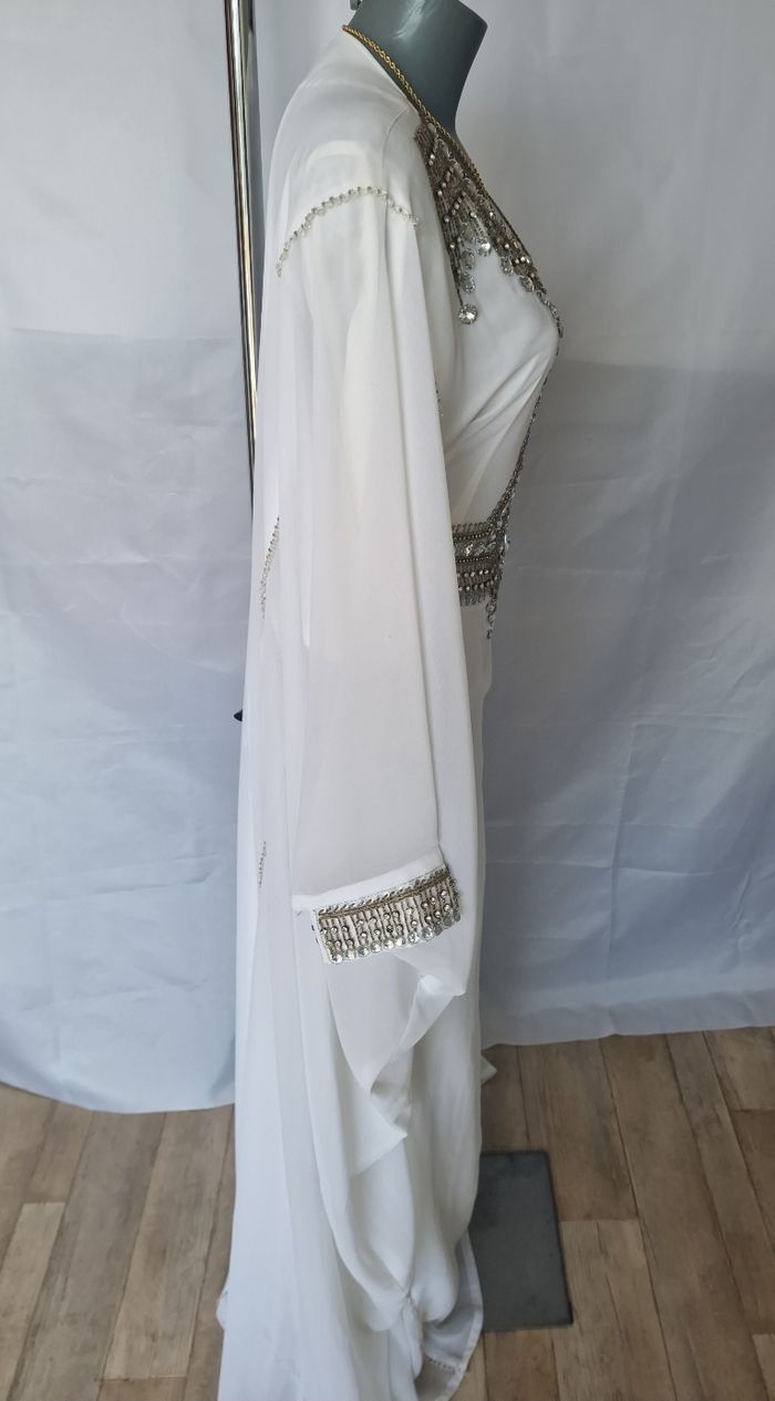 Robe Dubai blanche strass & perles – mariage / cérémonie – taille S M L ajustable - photo numéro 6