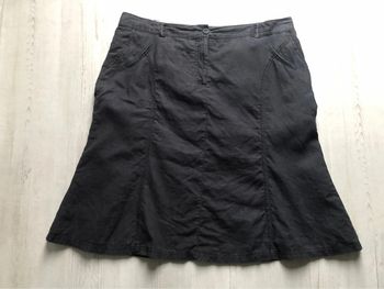 AN3- Jupe en lin doublée noire T 50 peu portée