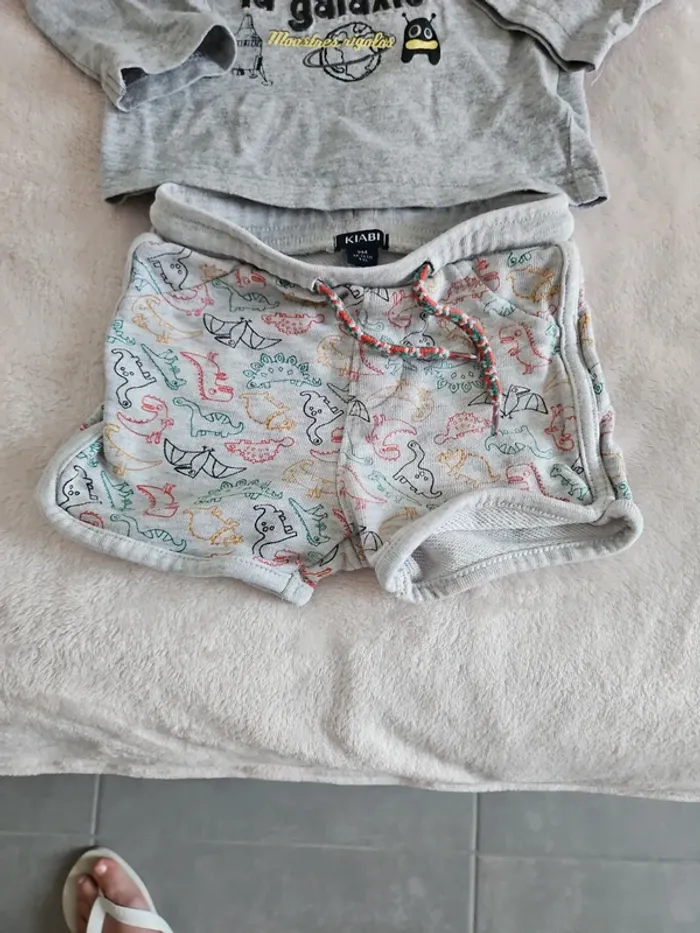 Ensemble short dinosaures Tee-shirt galaxie - photo numéro 2