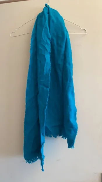 Écharpe bleue turquoise