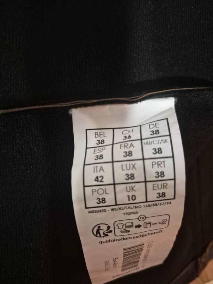 Jupe similicuir neuve - photo numéro 4