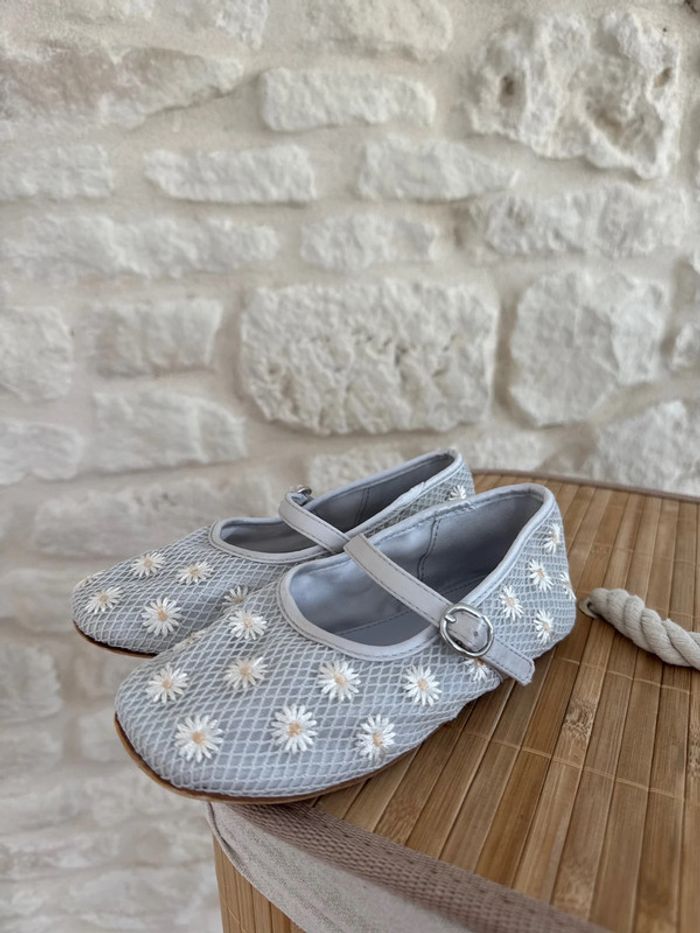 Ballerine blanche marguerite Zara Pointure 26 - 6 €