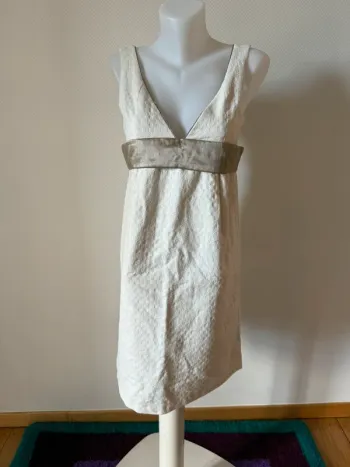 Robe blanc cassé MAJE taille 1 en très bon état