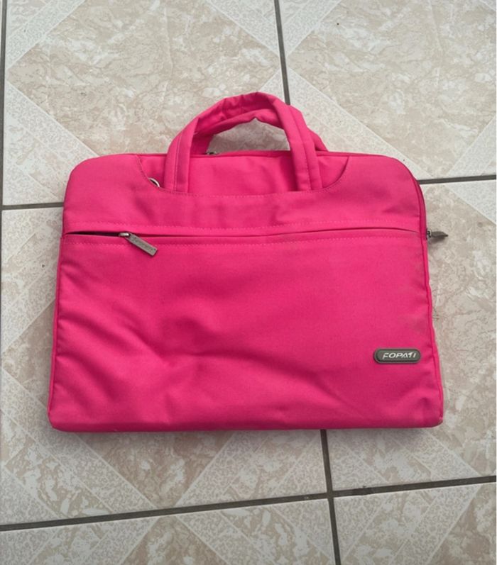 Sacoche fuchsia pour tablette ou ordinateur portable