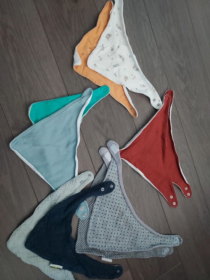 Lot 10 petits bavoirs - photo numéro 1