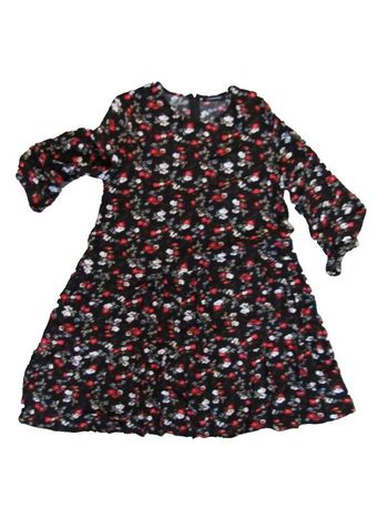 robe courte coupe vague tissu fluide marque monoprix taille indiquée 42 peut aller a un 40