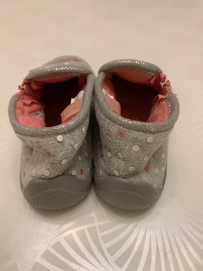 Chaussons fille 24 - photo numéro 2