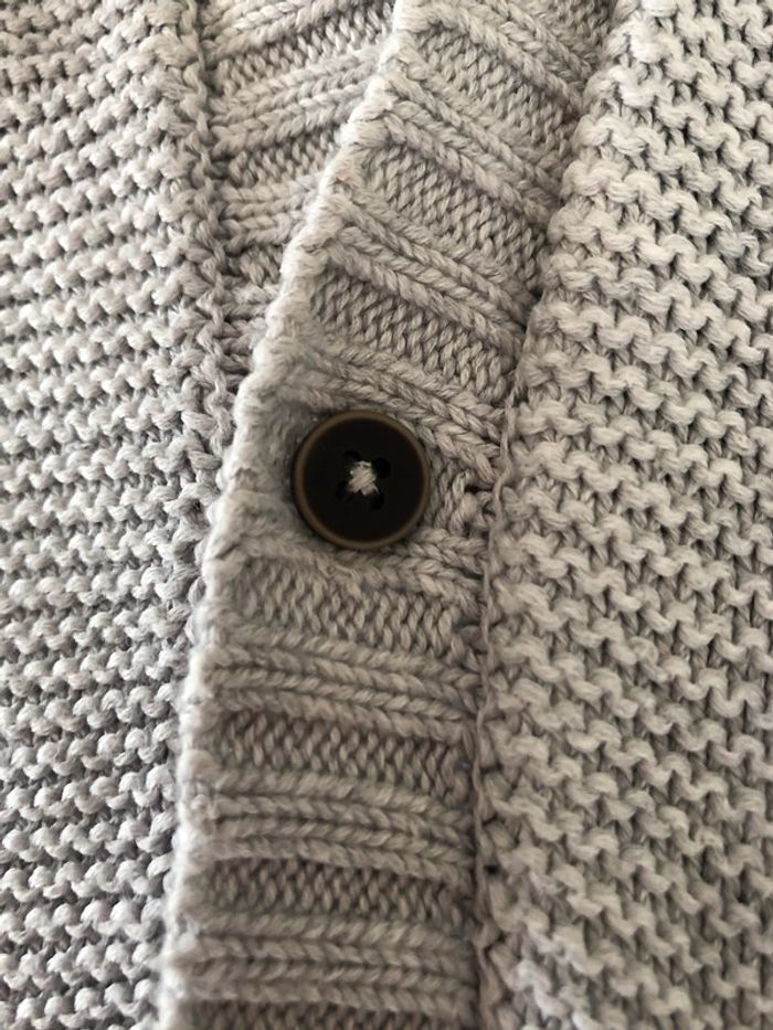 Gilet gris 24 mois - photo numéro 3