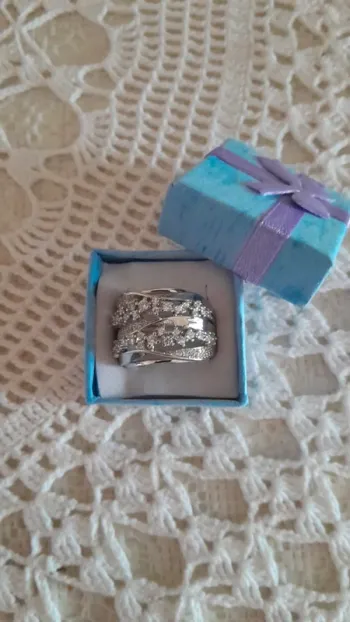 Superbe bague avec strass - Taille : 60