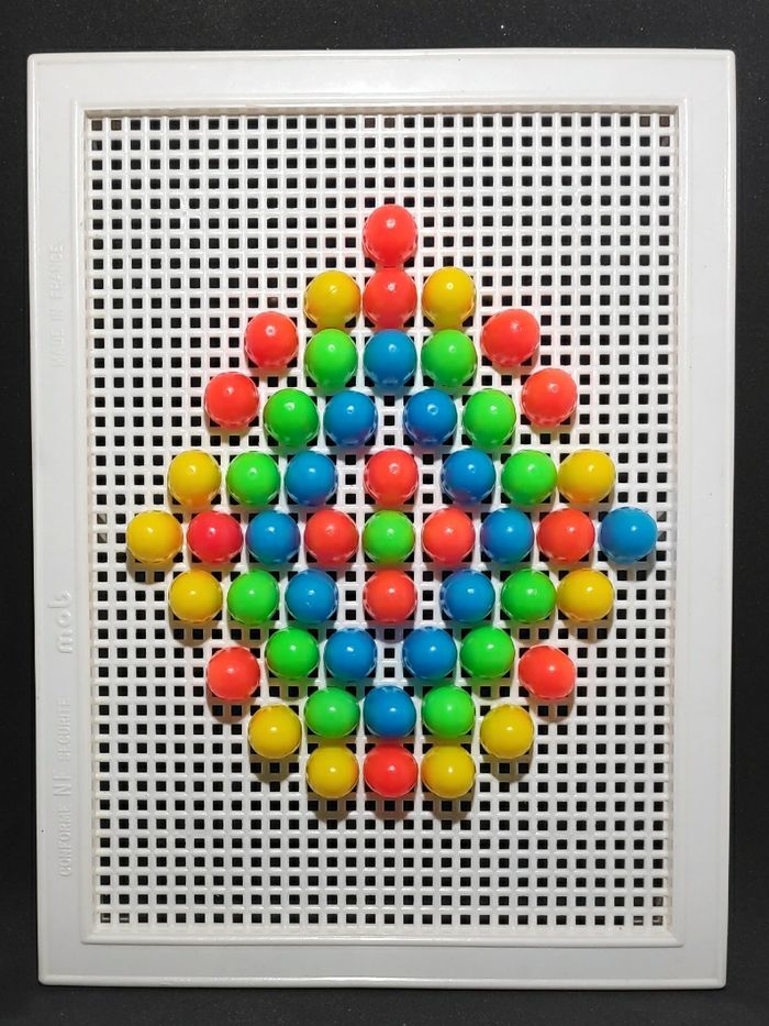 Table à clou en plastique