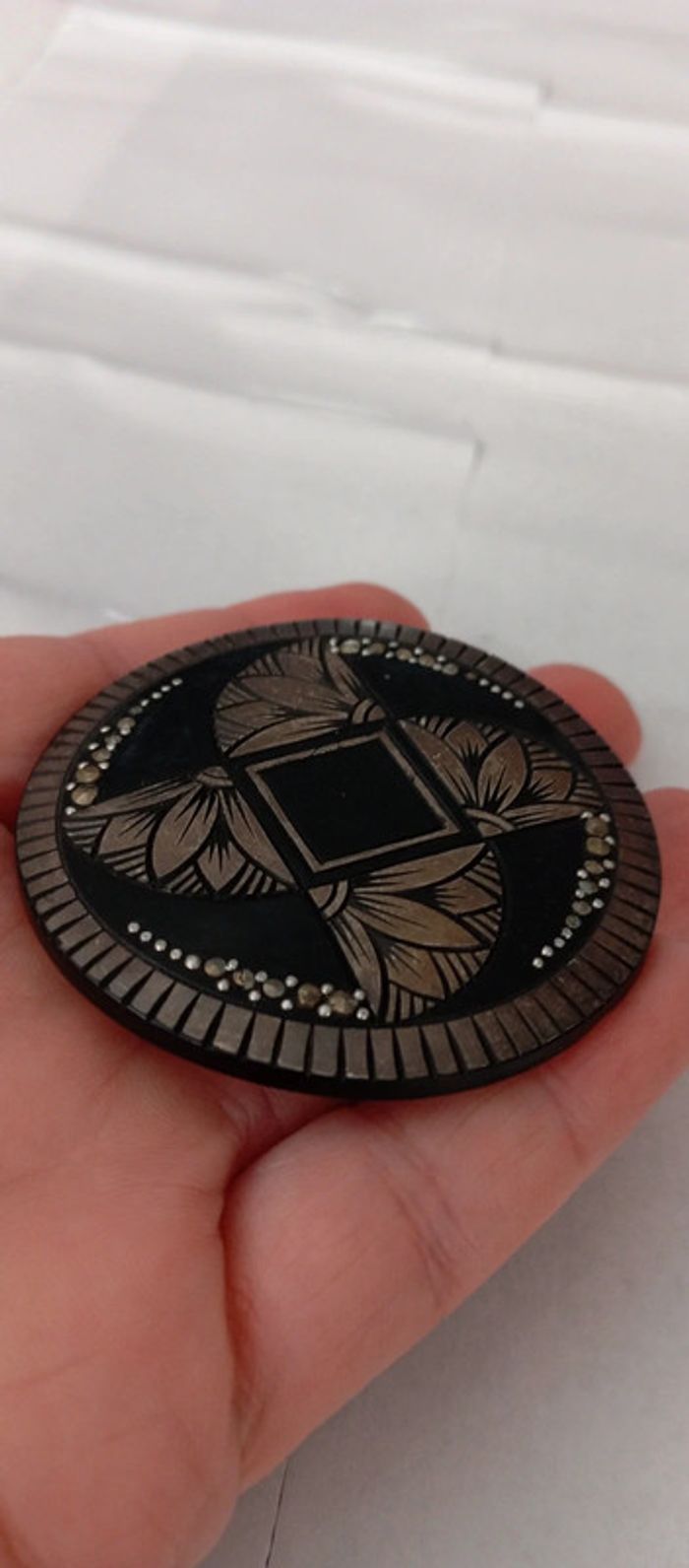 Broche ronde ancienne - photo numéro 3