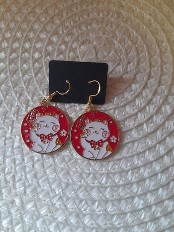 Paire de boucle d oreille maneki neko
