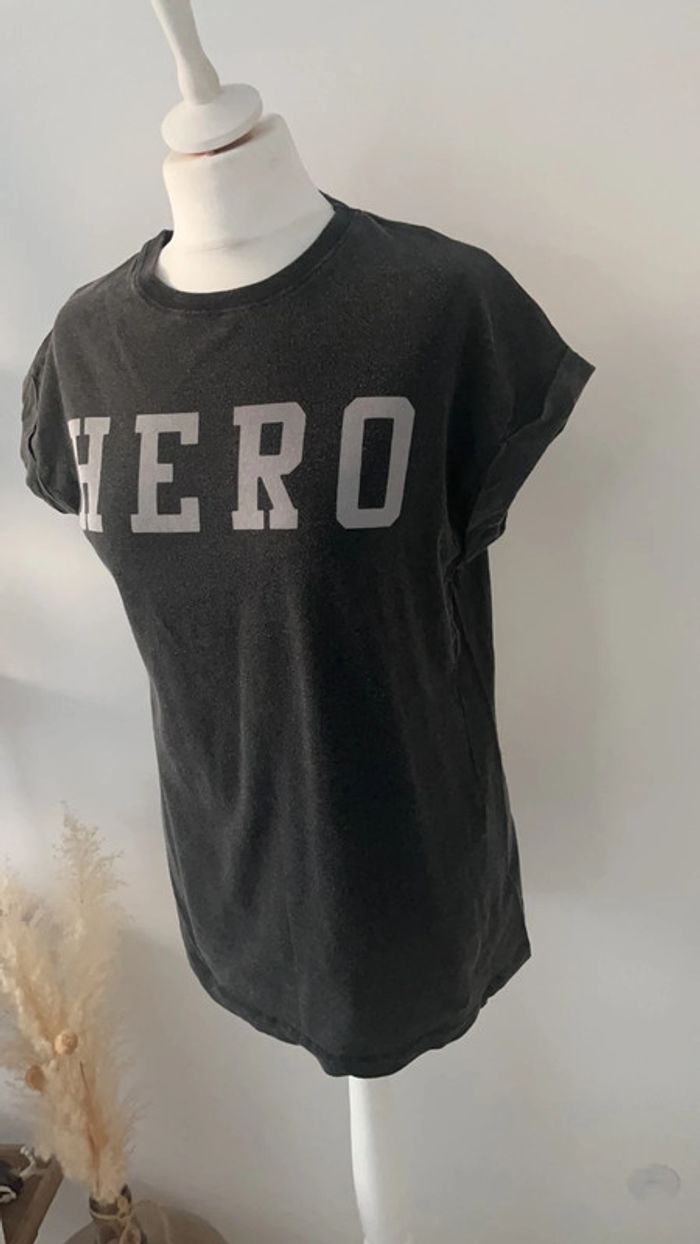 T-shirt gris hero mango M - photo numéro 2