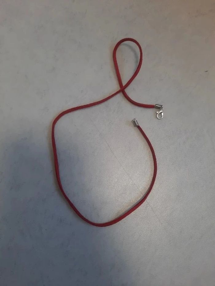 Collier rouge simple uni