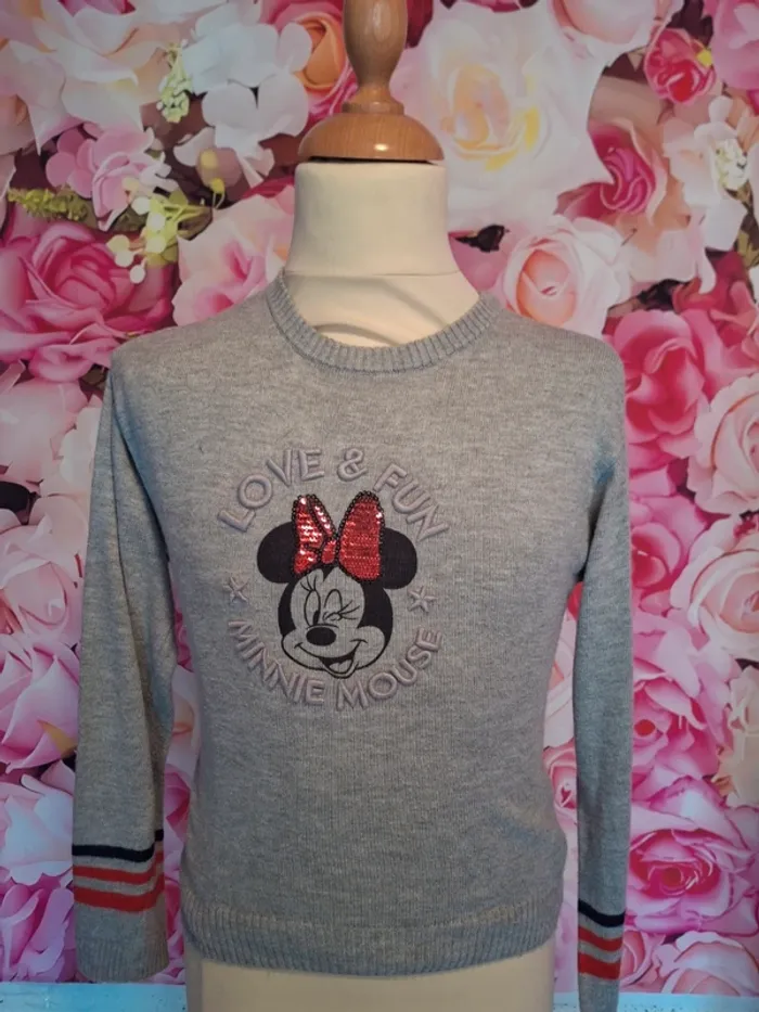 Pulls Minnie