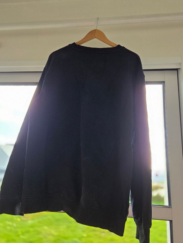 Pull noir - photo numéro 2
