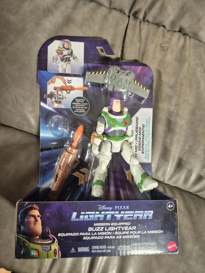 Figurine buzz l éclair de disney pixar neuf