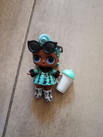 Poupée lol surprise