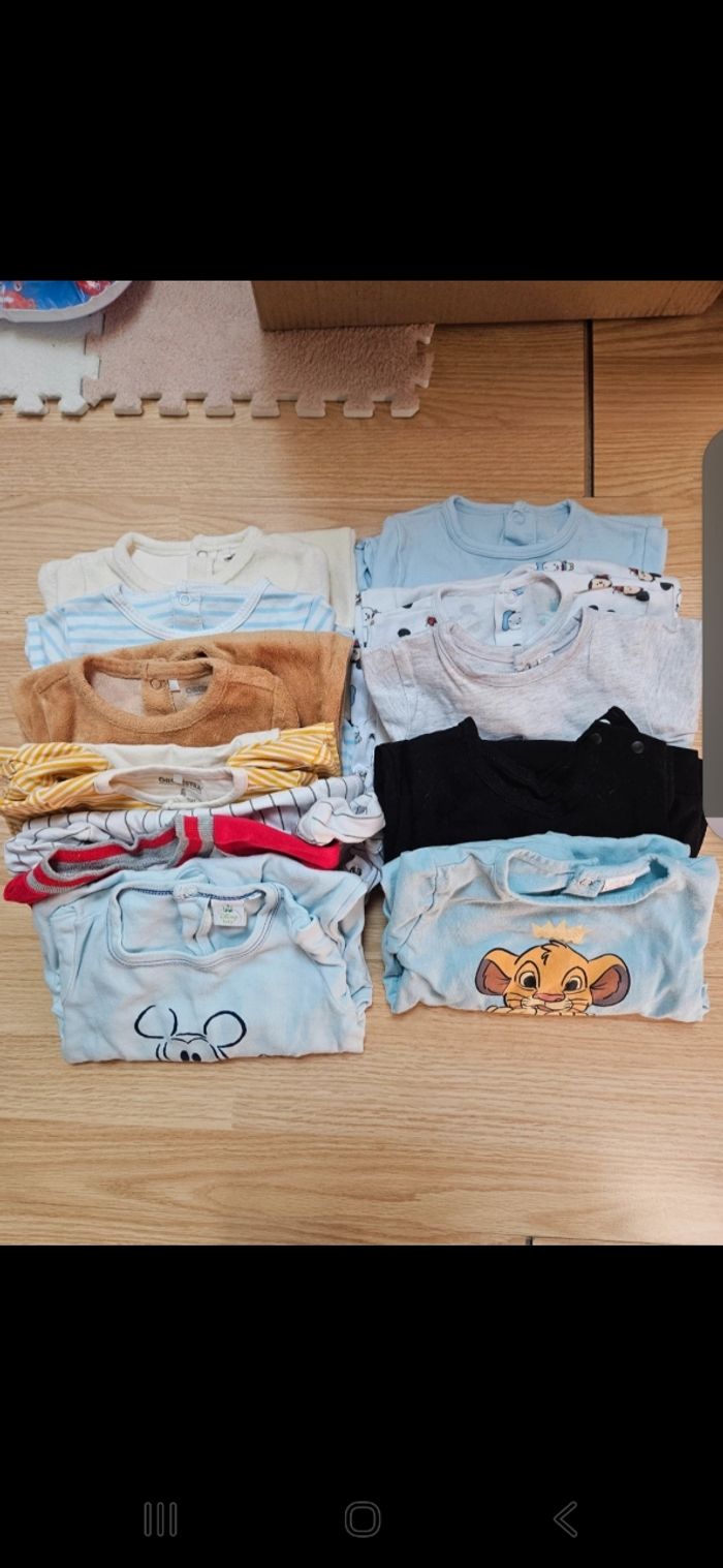 Lot de 11 pyjamas