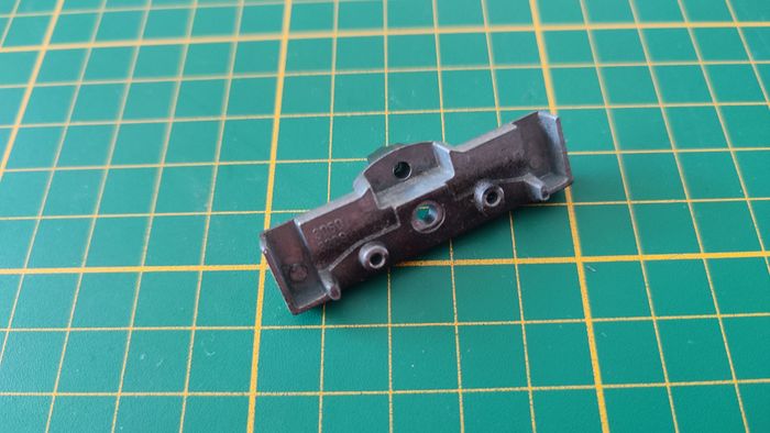 Fixation n°3 pièce détachée miniature Bburago burago Porsche 911 Carrera 1993 noir 1/18 1/18e 1/18èm