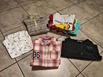 Lot de vêtements garçon taille 6 ans
