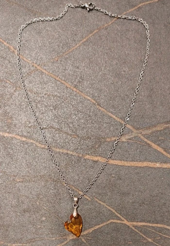 Collier et pendentif cœur asymétrique