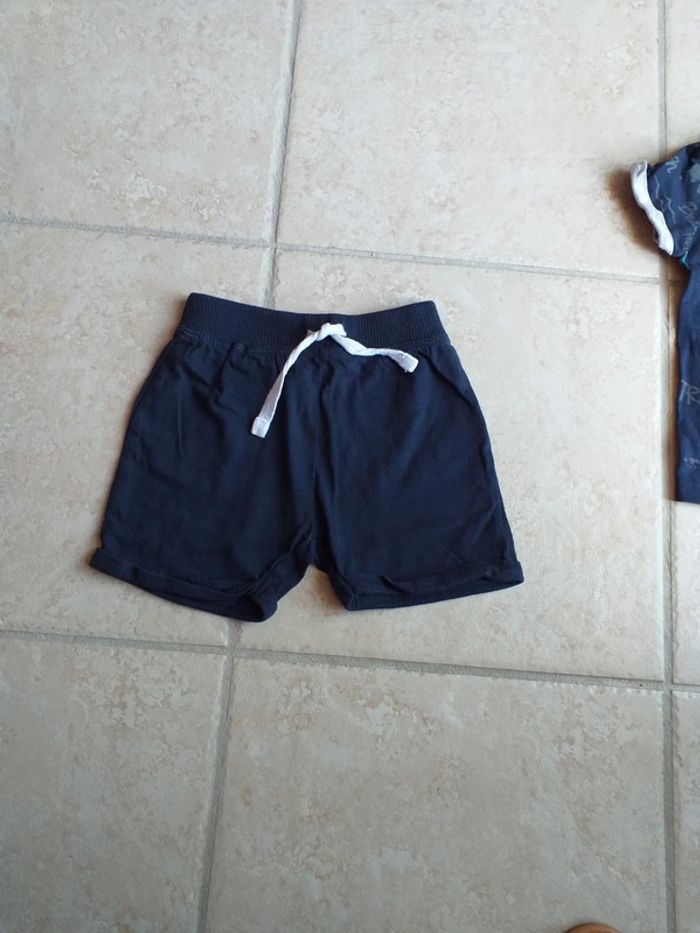 Ensemble short et tshirt 18 mois - photo numéro 2