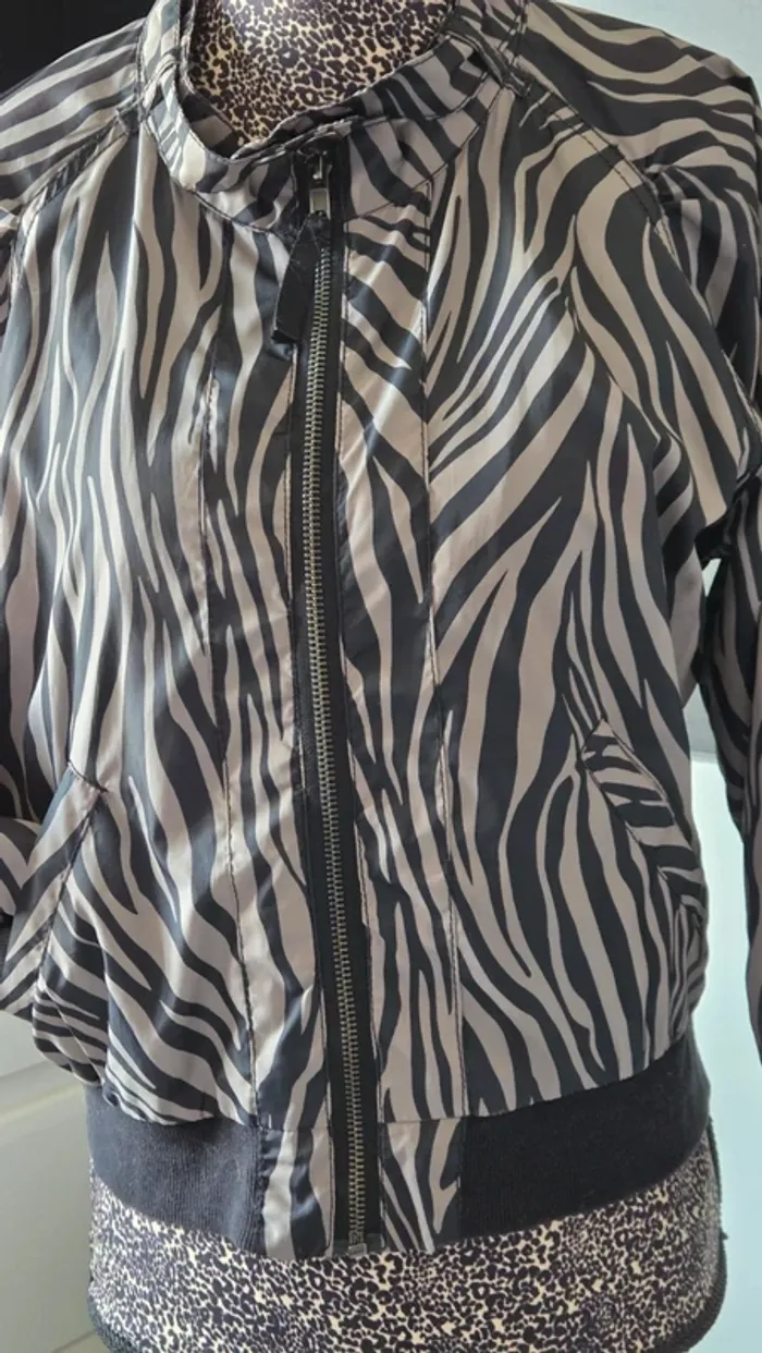 Bombers de chez Jennyfer en taille L - photo numéro 6