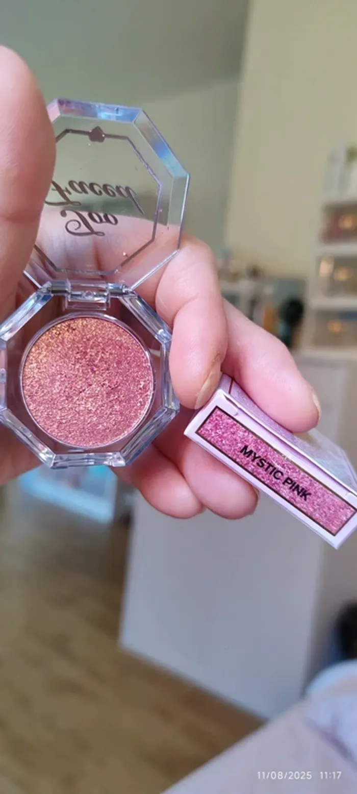 Too faced Disco Crush Multi Use Eye & Face Sparkle shade Mystic Pink - photo numéro 3