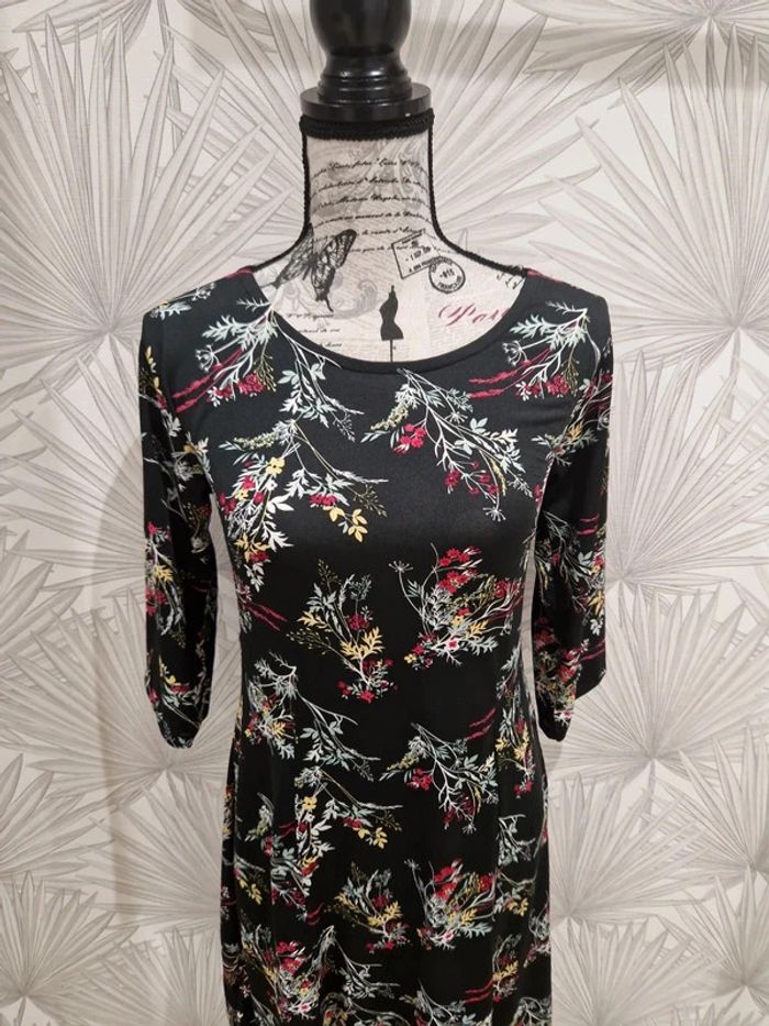 Joli robe fleuris manches 3/4 taille 40 - photo numéro 4