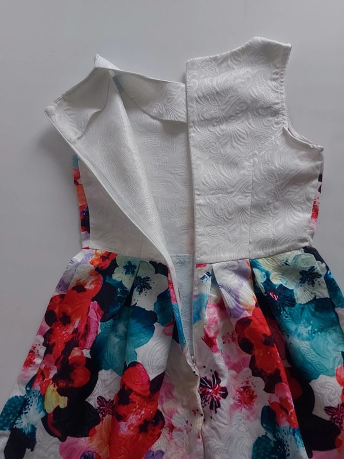 Robe style rétro vintage. Fleurie sans manche col rond taille 36 zippée à l'arrière - photo numéro 12