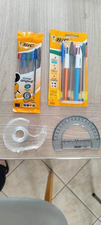 Lot fournitures scolaires neuves