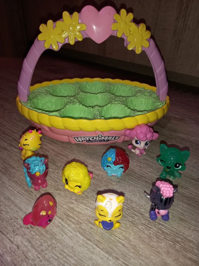 panier à oeufs avec lot de 9 hatchimals