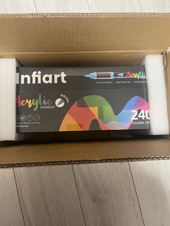 240 feutres acryliques