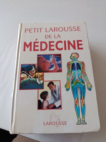 Vend petit Larousse de la medecine