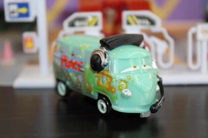 Dsiney Pixar cars Fillmore version fan - photo numéro 7