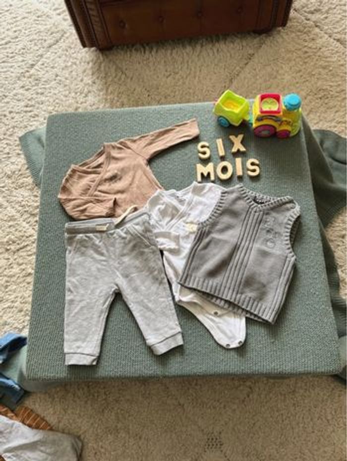 Lot vêtements bébé taille 6 mois