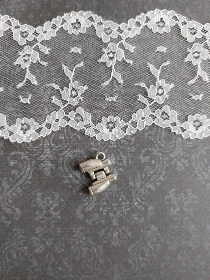 pendentif paire de jumelle d'observation, couleur argenté - photo numéro 4