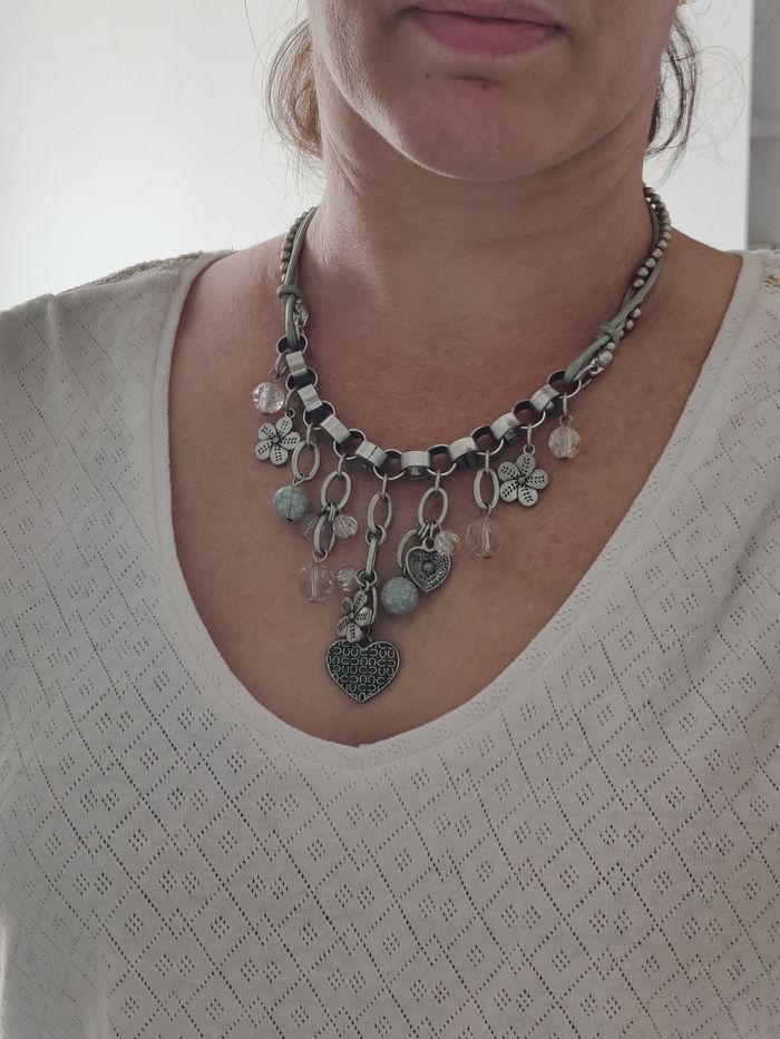 Collier breloque argenté - photo numéro 4