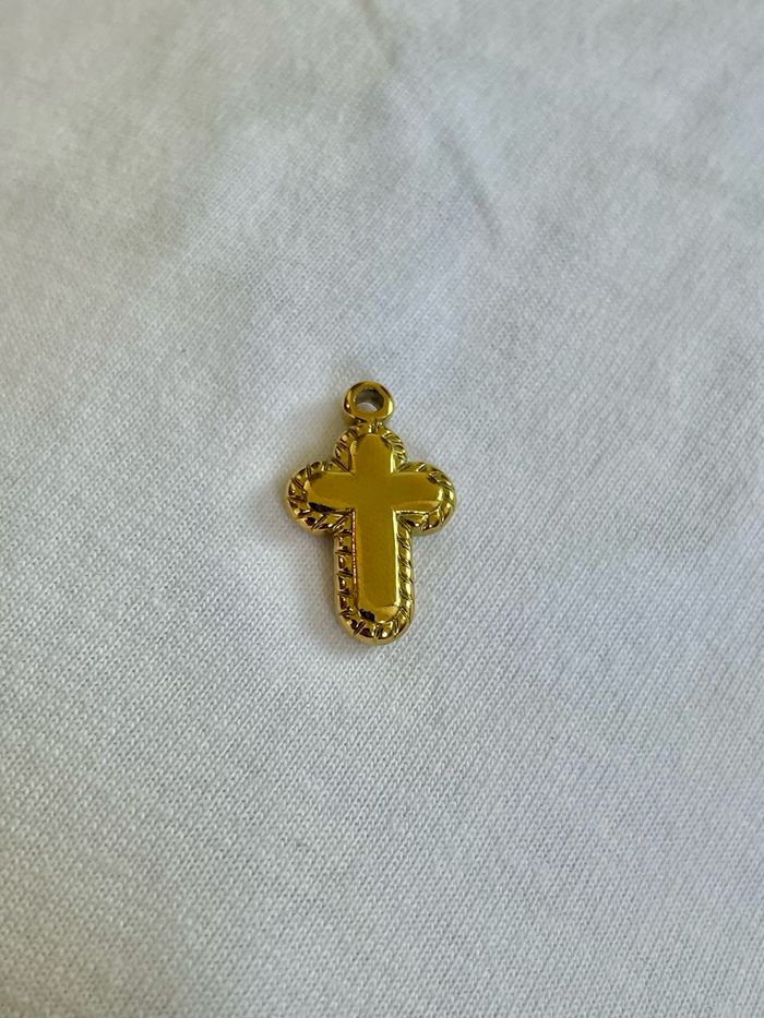 Pendentif croix - photo numéro 3