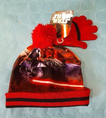 BONNET + GANTS ROUGE ET NOIR Star Wars Neufs avec étiquette